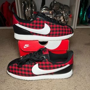 7Y Nike Cortez